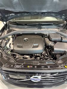 2017 Volvo XC60 T6 R-Design - Photo 8 - Grand Rapids, MI 49512