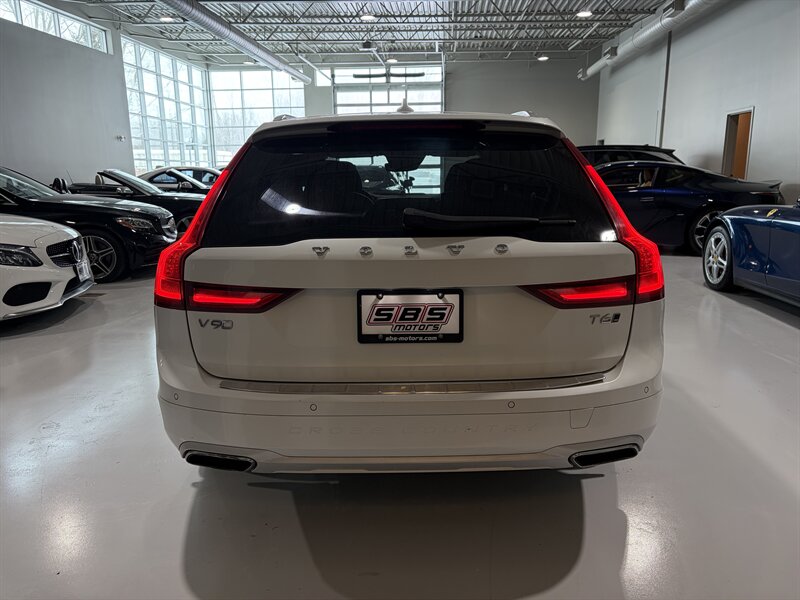 2018 Volvo V90 Cross Country T6 - Photo 15 - Grand Rapids, MI 49512