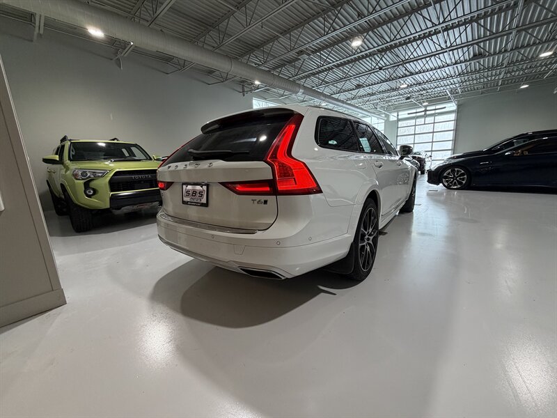 2018 Volvo V90 Cross Country T6 - Photo 16 - Grand Rapids, MI 49512
