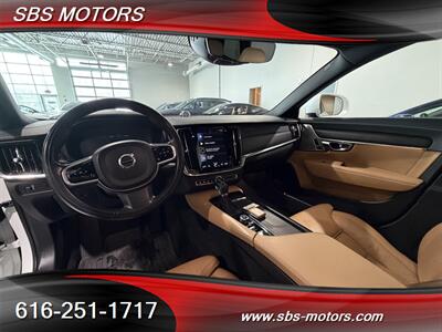 2018 Volvo V90 Cross Country T6 - Photo 6 - Grand Rapids, MI 49512