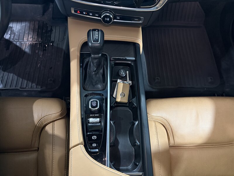 2018 Volvo V90 Cross Country T6 - Photo 7 - Grand Rapids, MI 49512