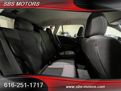2020 Subaru Outback Premium   - Photo 14 - Grand Rapids, MI 49512