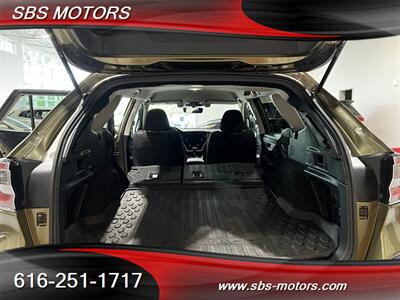 2020 Subaru Outback Premium   - Photo 8 - Grand Rapids, MI 49512