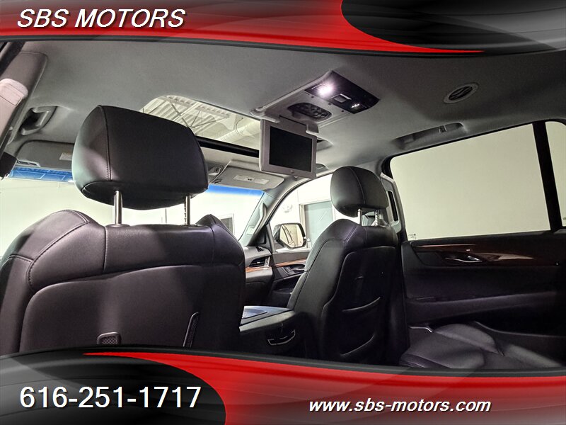 2016 Cadillac Escalade Premium Collection - Photo 32 - Grand Rapids, MI 49512