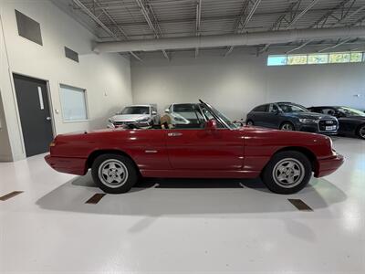 1991 Alfa Romeo Spider   - Photo 4 - Grand Rapids, MI 49512