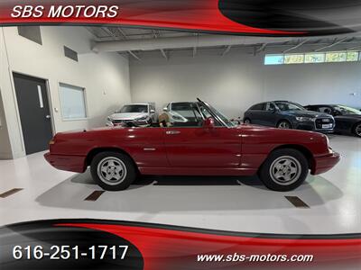 1991 Alfa Romeo Spider   - Photo 4 - Grand Rapids, MI 49512