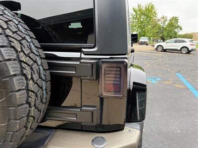 2017 Jeep Wrangler Unlimited Sahara   - Photo 18 - Grand Rapids, MI 49512