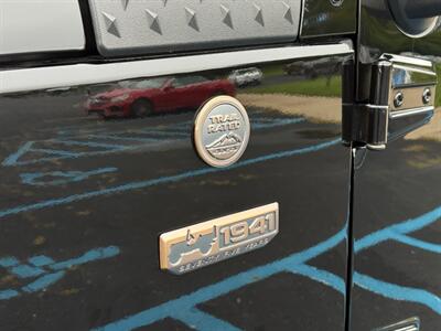 2017 Jeep Wrangler Unlimited Sahara   - Photo 3 - Grand Rapids, MI 49512