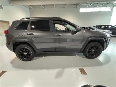 2014 Jeep Cherokee Trailhawk   - Photo 2 - Grand Rapids, MI 49512