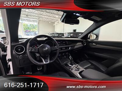 2022 Alfa Romeo Stelvio Ti   - Photo 19 - Grand Rapids, MI 49512