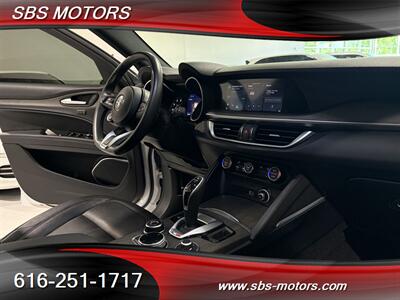 2022 Alfa Romeo Stelvio Ti   - Photo 23 - Grand Rapids, MI 49512