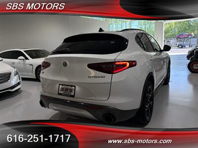 2022 Alfa Romeo Stelvio Ti   - Photo 9 - Grand Rapids, MI 49512