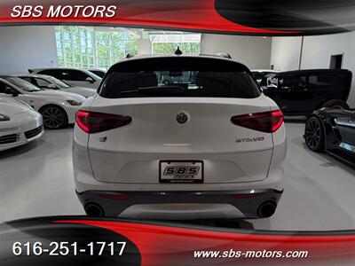 2022 Alfa Romeo Stelvio Ti   - Photo 8 - Grand Rapids, MI 49512