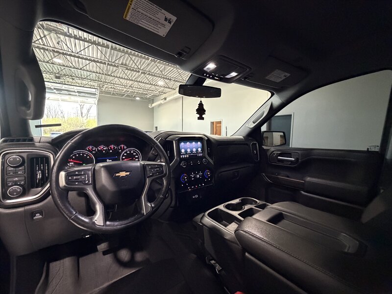 2019 Chevrolet Silverado 1500 LT - Photo 10 - Grand Rapids, MI 49512