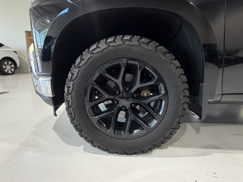 2019 Chevrolet Silverado 1500 LT - Photo 4 - Grand Rapids, MI 49512