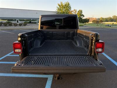 2021 Jeep Gladiator Rubicon - Photo 3 - Grand Rapids, MI 49512