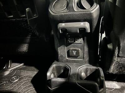2021 Jeep Gladiator Rubicon   - Photo 11 - Grand Rapids, MI 49512