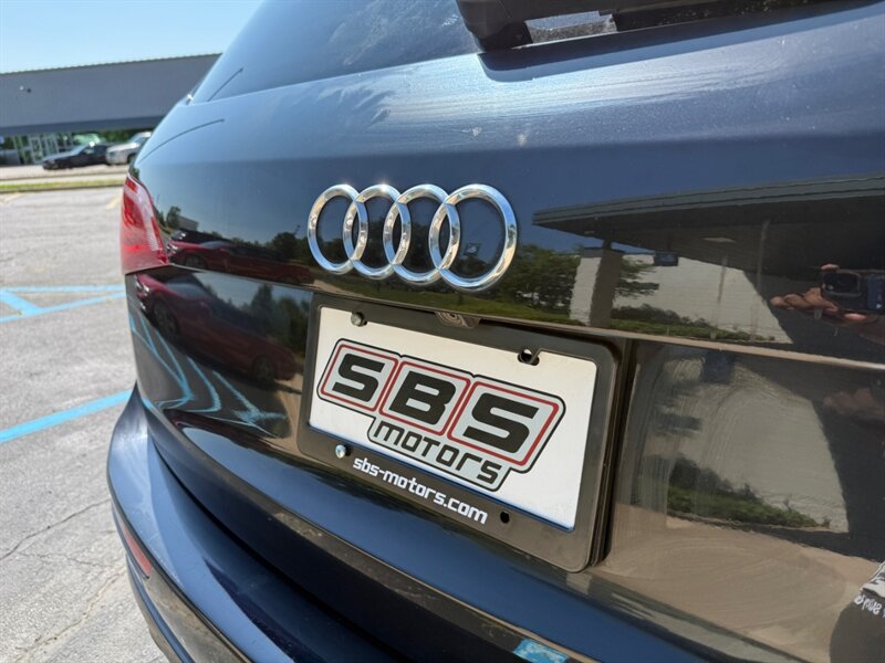 2012 Audi Q5 2.0T quattro Premium Plus - Photo 13 - Grand Rapids, MI 49512