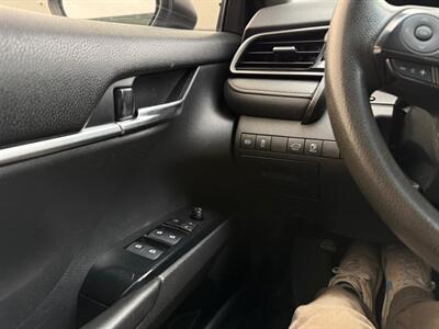 2019 Toyota Camry LE - Photo 25 - Grand Rapids, MI 49512
