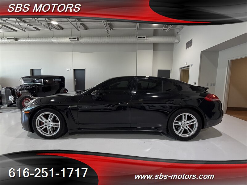 2016 Porsche Panamera 4 - Photo 6 - Grand Rapids, MI 49512