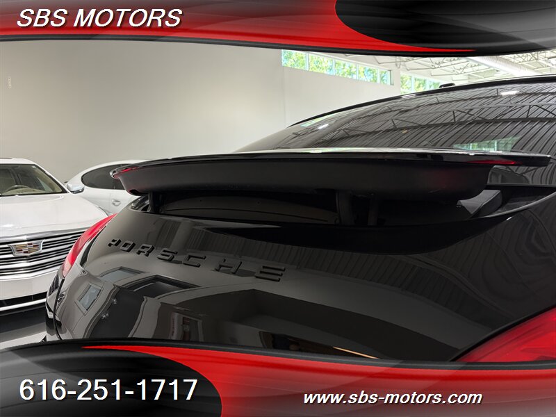 2016 Porsche Panamera 4 - Photo 10 - Grand Rapids, MI 49512