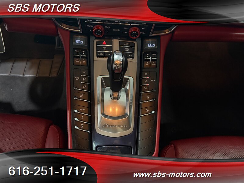 2016 Porsche Panamera 4 - Photo 27 - Grand Rapids, MI 49512