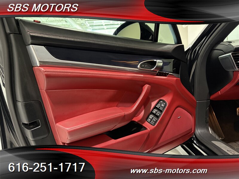 2016 Porsche Panamera 4 - Photo 15 - Grand Rapids, MI 49512