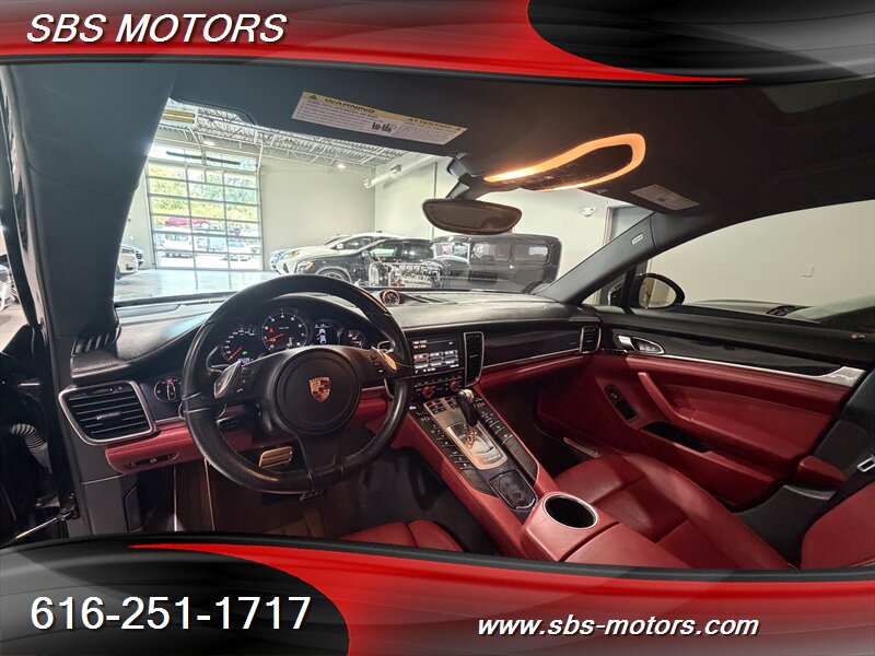 2016 Porsche Panamera 4 - Photo 23 - Grand Rapids, MI 49512