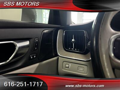 2021 Volvo XC60 T5 Inscription   - Photo 9 - Grand Rapids, MI 49512