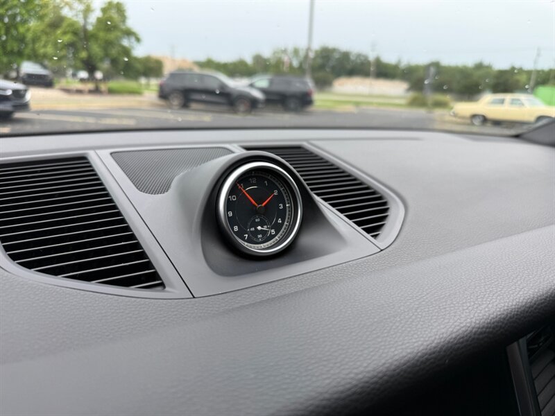 2018 Porsche Macan S - Photo 24 - Grand Rapids, MI 49512