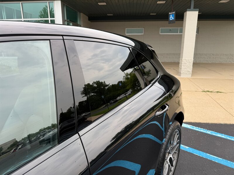 2018 Porsche Macan S - Photo 8 - Grand Rapids, MI 49512
