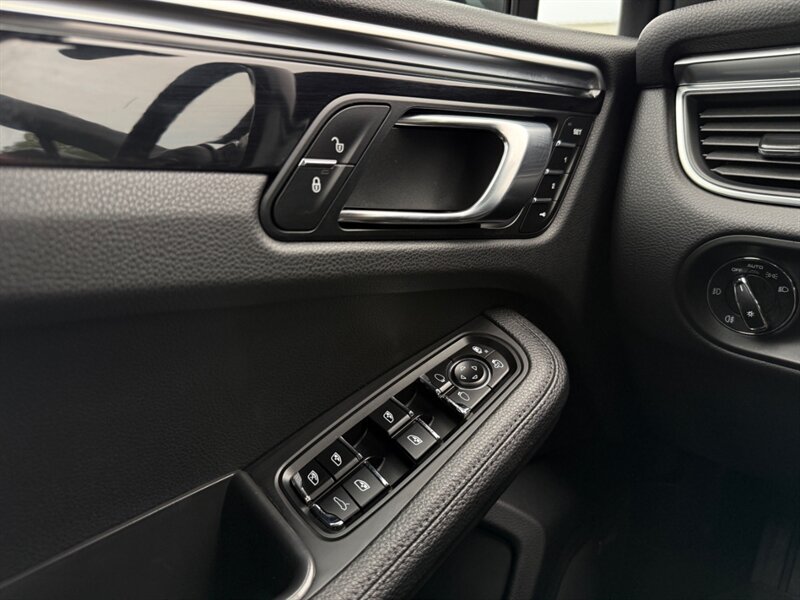 2018 Porsche Macan S - Photo 19 - Grand Rapids, MI 49512