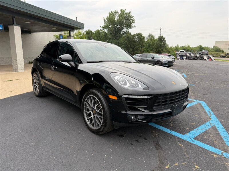 2018 Porsche Macan S   - Photo 1 - Grand Rapids, MI 49512