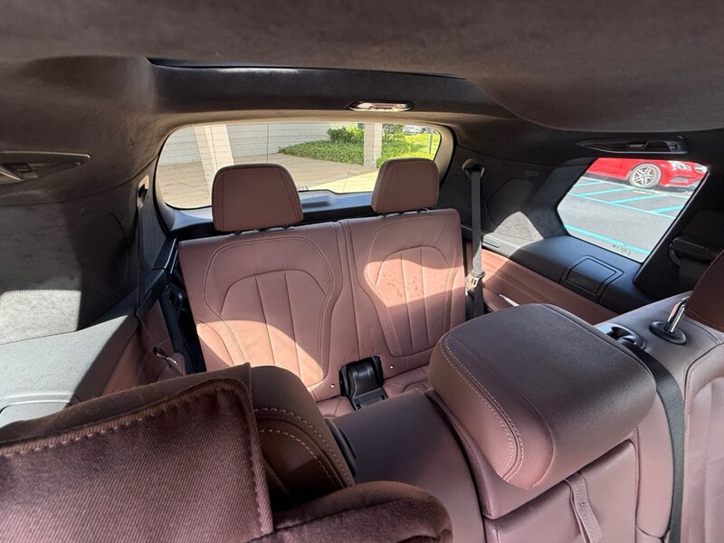 2021 BMW X7 M50i - Photo 4 - Grand Rapids, MI 49512