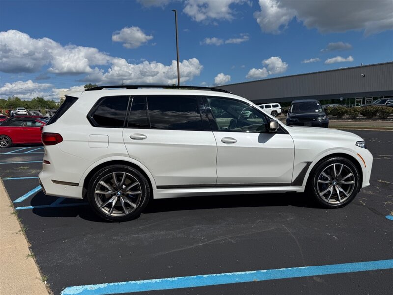 2021 BMW X7 M50i - Photo 16 - Grand Rapids, MI 49512