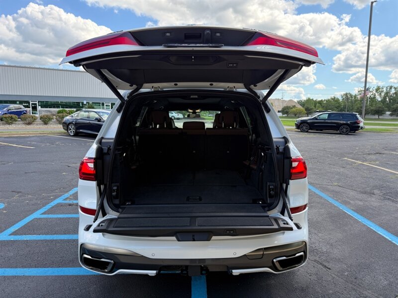 2021 BMW X7 M50i - Photo 55 - Grand Rapids, MI 49512