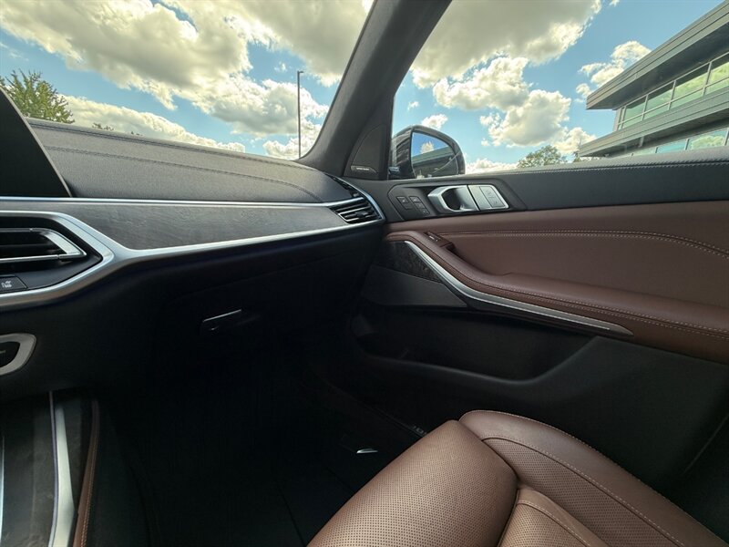 2021 BMW X7 M50i - Photo 36 - Grand Rapids, MI 49512