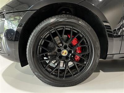 2016 Porsche Macan Turbo   - Photo 12 - Grand Rapids, MI 49512