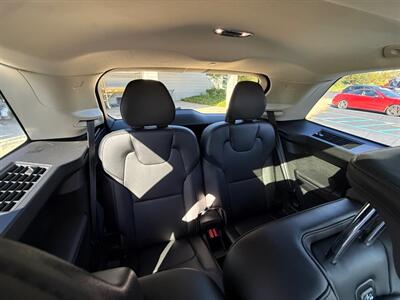 2022 Volvo XC90 T5 Momentum - Photo 2 - Grand Rapids, MI 49512