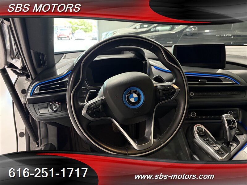 2015 BMW i8 - Photo 15 - Grand Rapids, MI 49512