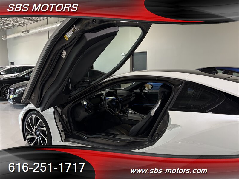 2015 BMW i8 - Photo 10 - Grand Rapids, MI 49512