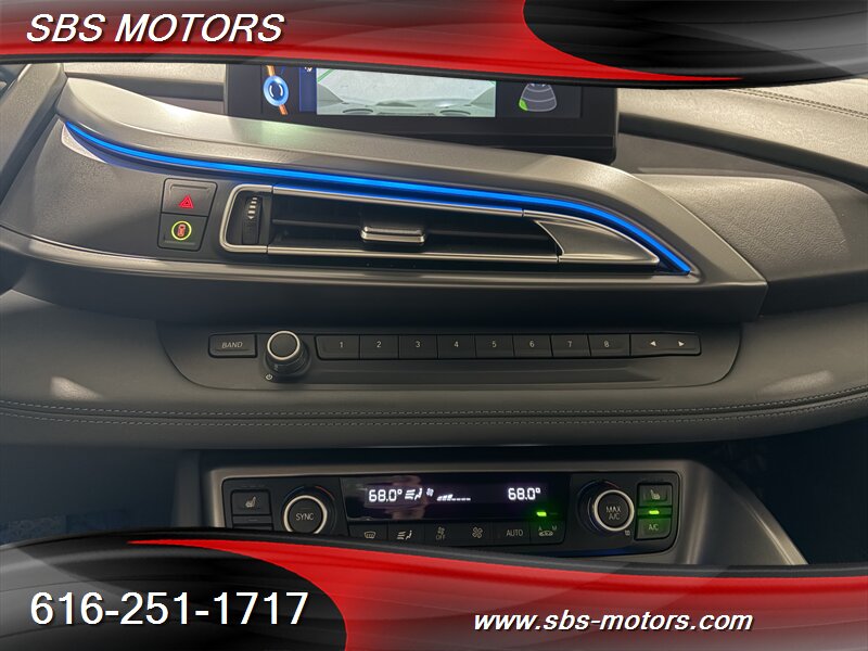 2015 BMW i8 - Photo 18 - Grand Rapids, MI 49512