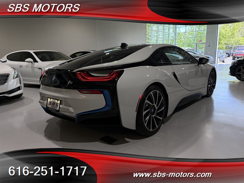 2015 BMW i8 - Photo 28 - Grand Rapids, MI 49512