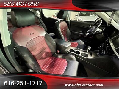 2019 Kia Optima SX Turbo   - Photo 17 - Grand Rapids, MI 49512