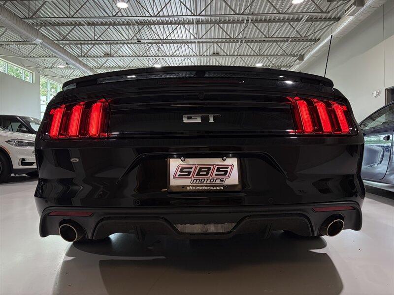 2017 Ford Mustang GT Premium - Photo 16 - Grand Rapids, MI 49512