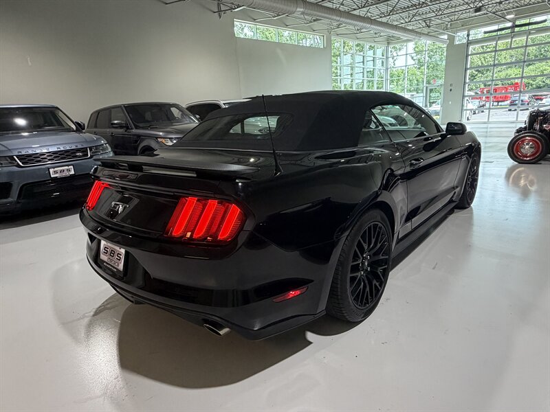 2017 Ford Mustang GT Premium - Photo 17 - Grand Rapids, MI 49512