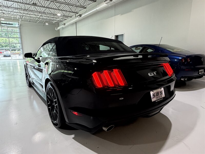 2017 Ford Mustang GT Premium - Photo 13 - Grand Rapids, MI 49512