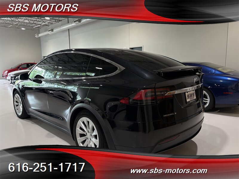2017 Tesla Model X 100D - Photo 11 - Grand Rapids, MI 49512