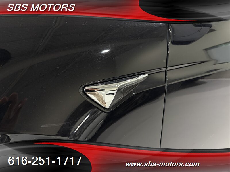 2017 Tesla Model X 100D - Photo 9 - Grand Rapids, MI 49512