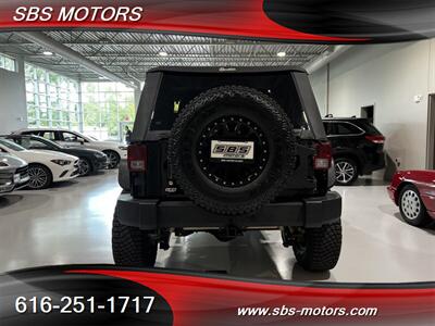 2015 Jeep Wrangler Rubicon   - Photo 8 - Grand Rapids, MI 49512